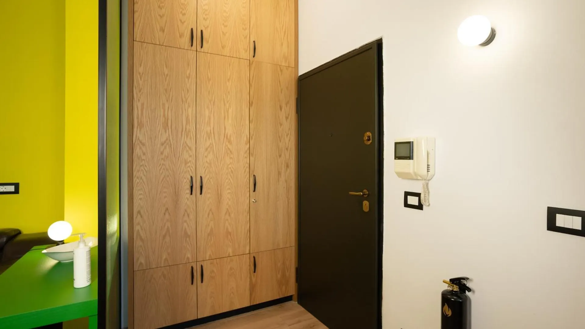 Chic Retreat In Blloku Tirana 아파트 알바니아