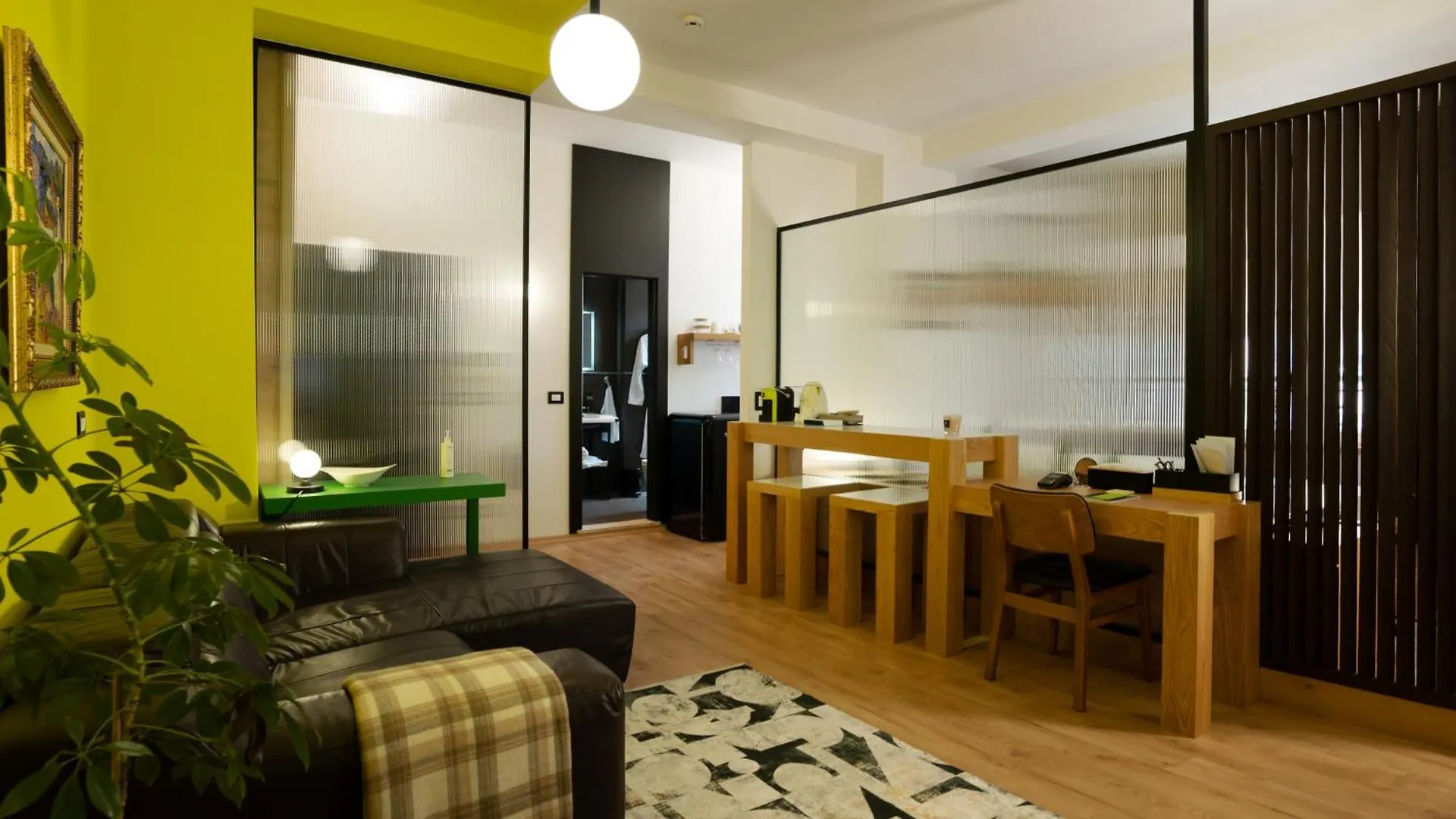 Chic Retreat In Blloku Tirana 아파트 0*,
